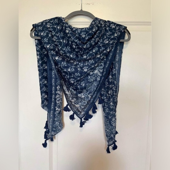 Aeropostale Scarf - Picture 2 of 3